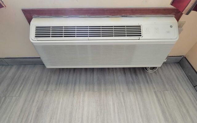 Woodland Inn & Suites