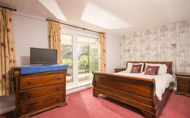 The Chainbridge Hotel