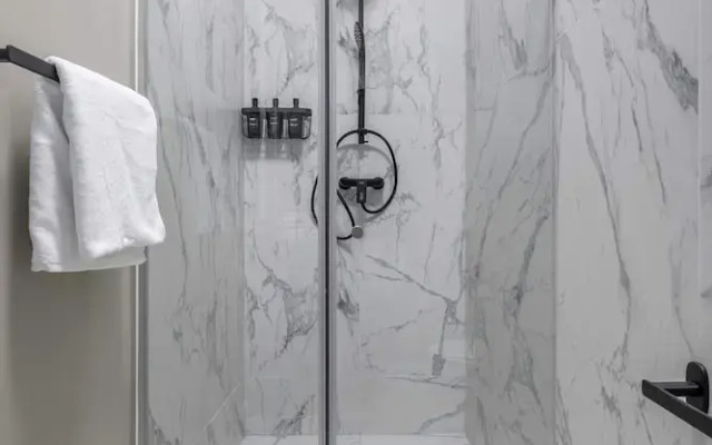 Modern Suite on Historic Calea Victoriei