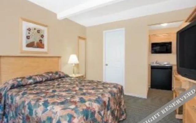 Super 8 Motel - Penticton