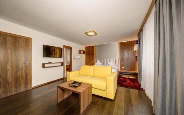 Ruster Resort