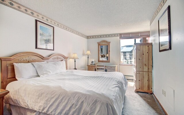Roomy Condo with Great Amenities - VS438 by RedAwning