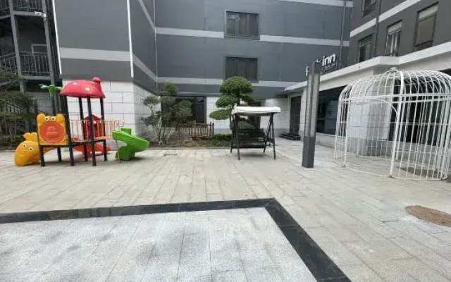 LANOU Hotel (Yucheng Debai Plaza)