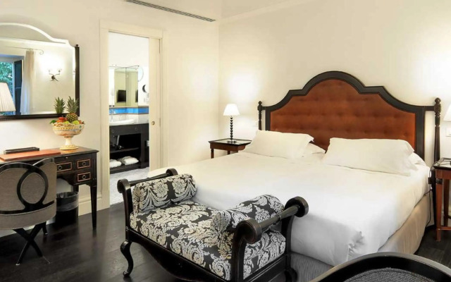 Villa Athena Resort