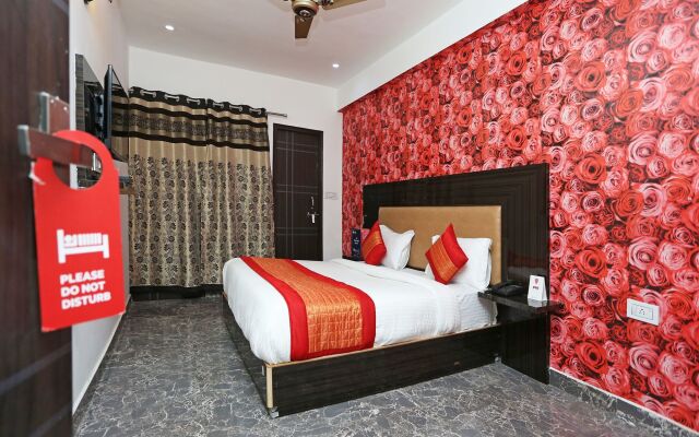 OYO 11405 Hotel Tej Palace