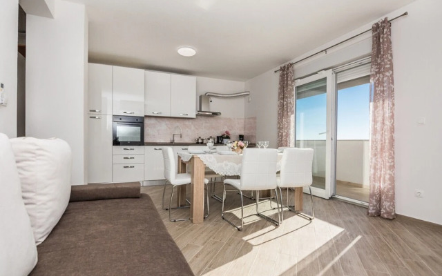 Pool Apartment Bakija 2