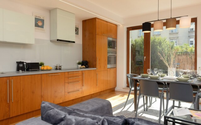 Apartament z 2 Sypialniami by Renters