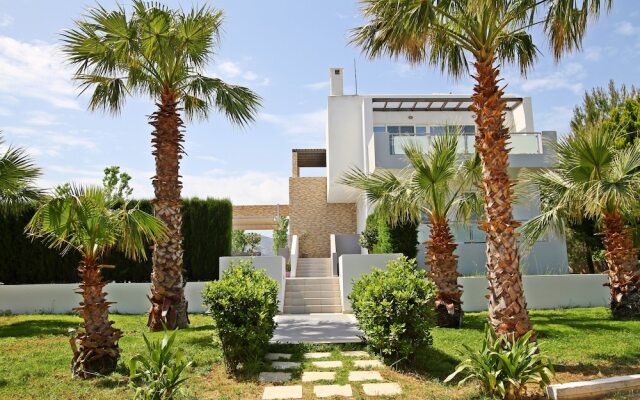 "xenos Villa 1 With Private Swimming Pool, Near The Sea"