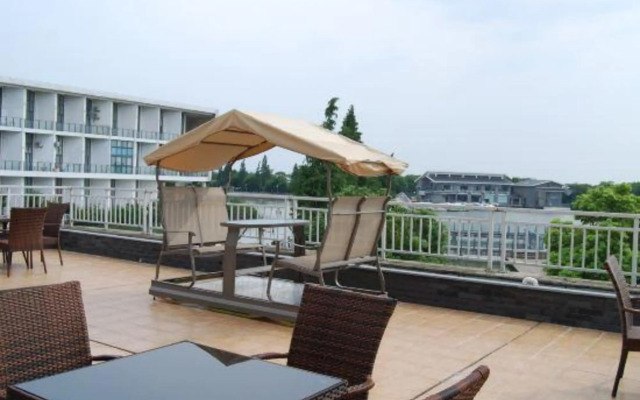 Zhushanhu Lake Town Holiday Hotel