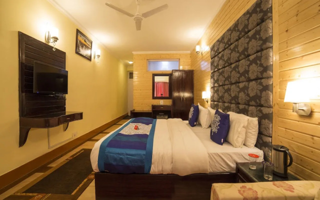 OYO 5174 Hotel Pamposh