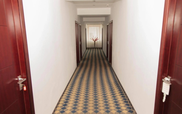 Plus Hotel