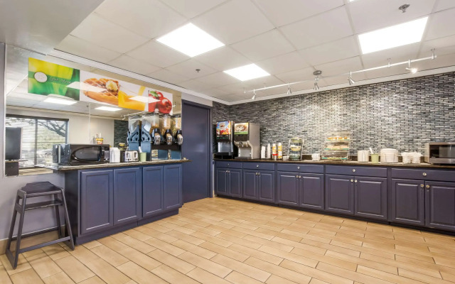 Quality Inn & Suites CVG Airport