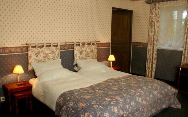 Logis Hotel Yseria - Historical Center