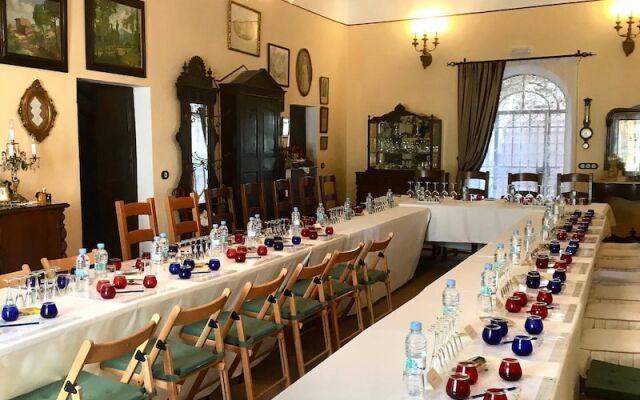 Masia Can Viver - Olive oil tourism B&B