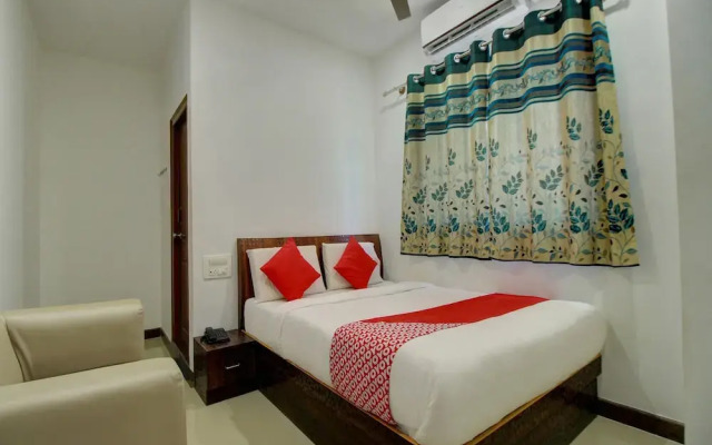 OYO 17386 Jaya Mourya Lodge