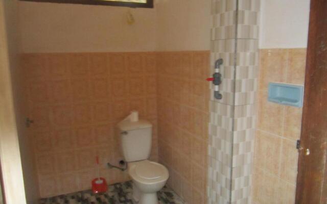 COCONUT BEACH BUNGALOWS & WARUNG Exst TemanTeman 2