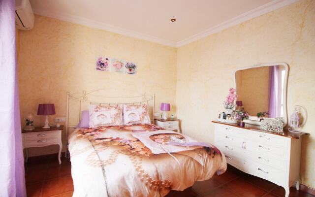 1057 Villa Maite