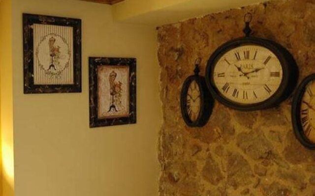 Alexandros Guesthouse