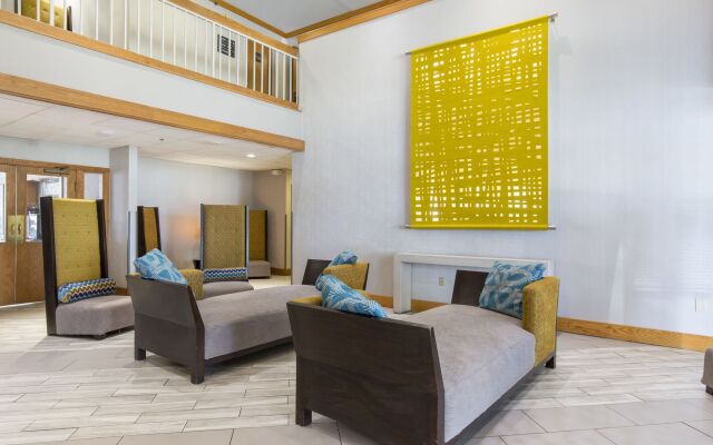 Greenstay Hotel & Suites