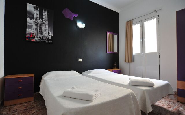 Hostal Alcaravaneras - Adults Only