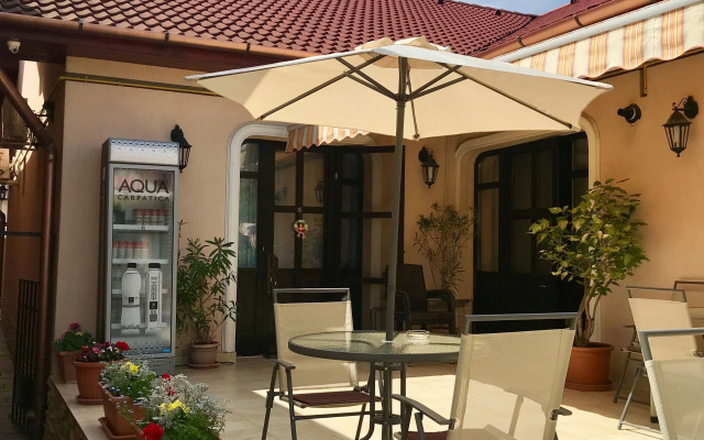 Cristi's Rooms - Pensiune