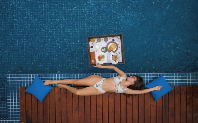 Labriz Silhouette Seychelles