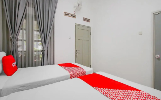 Omah Saras Family by OYO Rooms