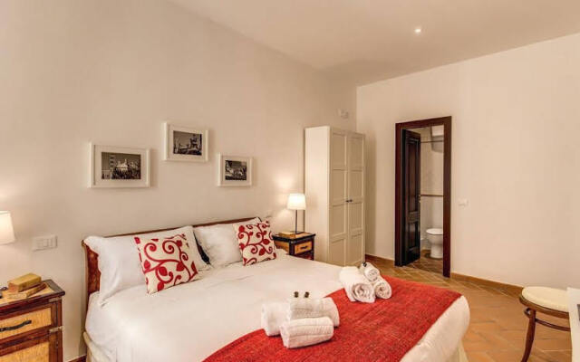 Trevi Fountain Elegant Two Bedrooms