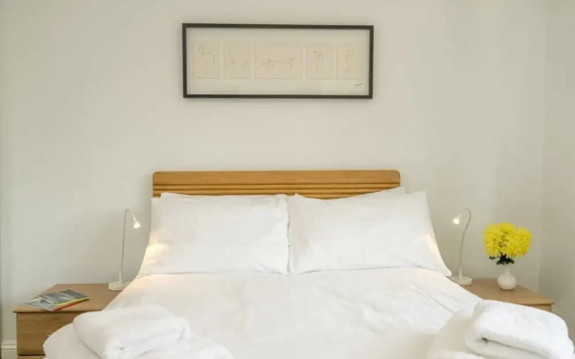 Adorable 3 bed Apartment in Bayswater