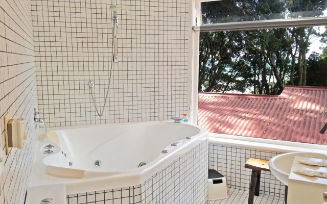 Ohiwa Seascape Studios