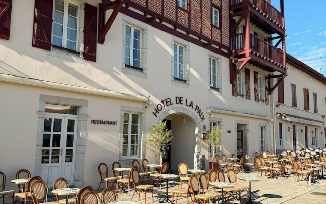 Hotel De La Paix