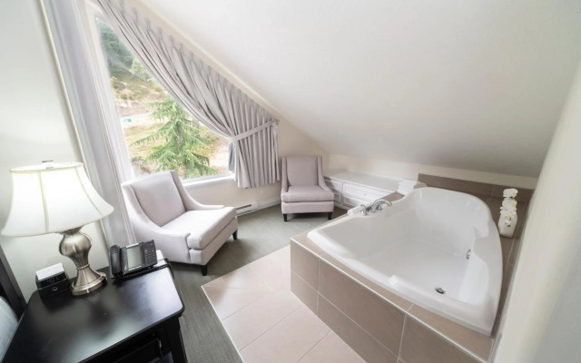 Villa Eyrie Resort