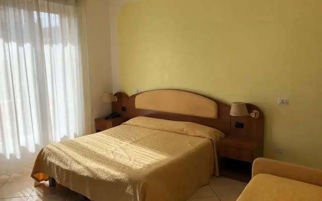 Solidago Hotel