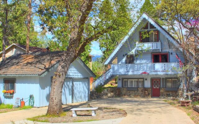 Yosemite Wonderland Chalet
