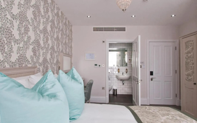 W12 Rooms
