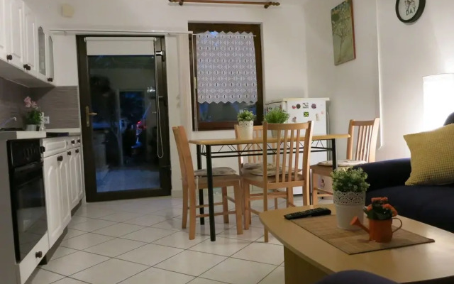 Spacious Holiday Home in Dalmatia With Beach Nearby