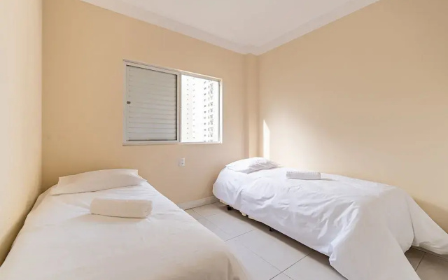 Sea View apt 130m From the Beach in BC Erg605