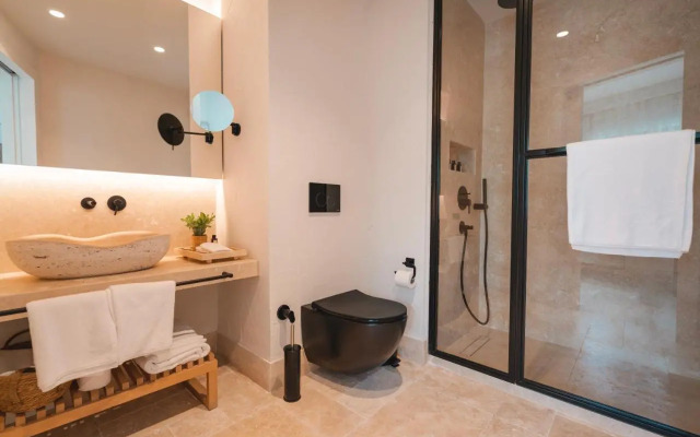 6 Rooms by Azumare