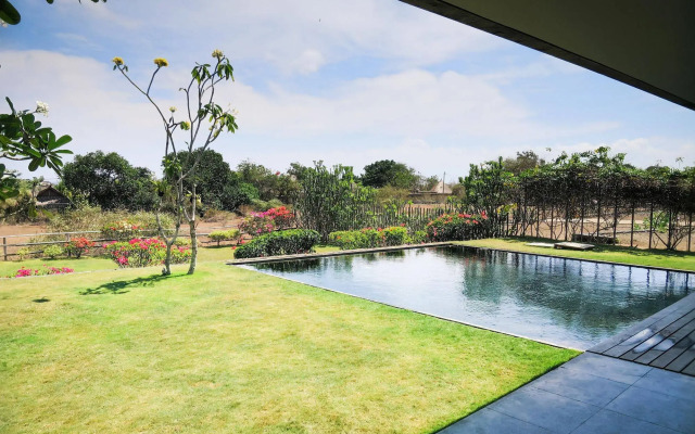 Jimbaran Balangan BeachFront Villa Nakar