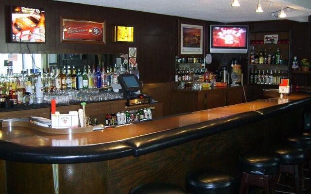Hillsdale Inn