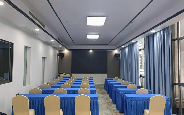 Yueyang Jingjing Hotel (Tianlun International)