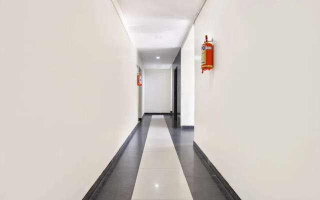 OYO 2229 Hotel Golden Wings
