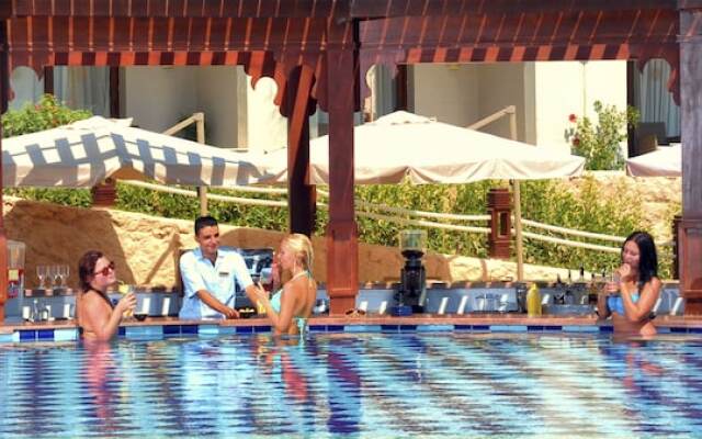 SUNRISE Arabian Beach Resort - Posh Club