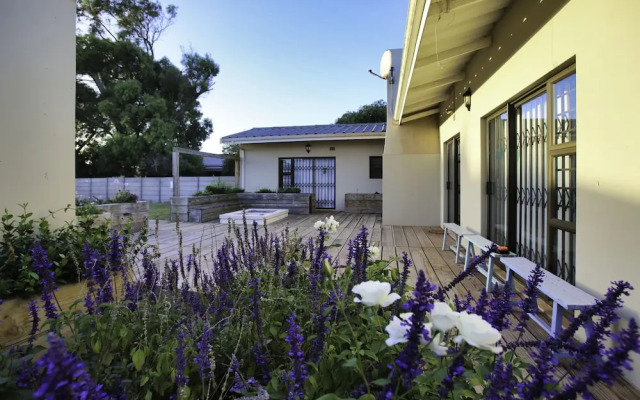 Sandy Feet Langebaan 8-sleeper