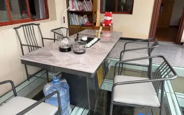 Linyi Apartment (Shangri-La Passenger Station)
