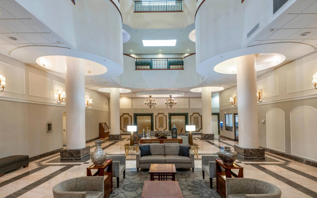 Wyndham Garden Hotel Baronne Plaza