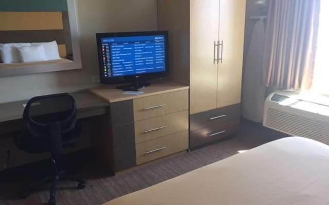 Studio 6 Lenexa, KS - Overland Park