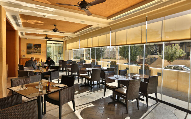 ALQasr Metropole Hotel