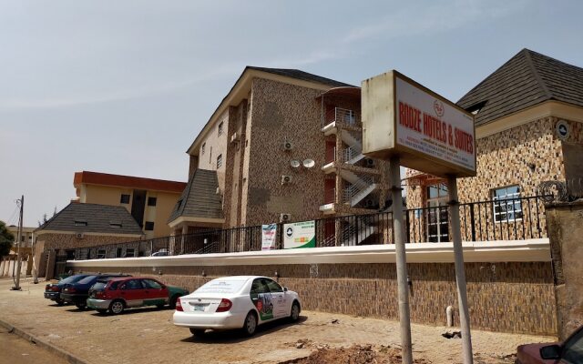 Rodze Hotel & Suites