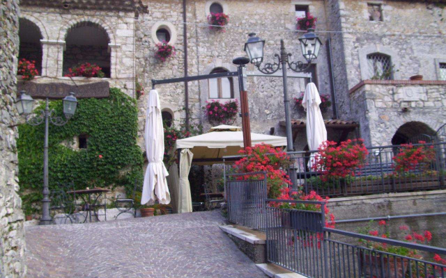 Al Piccolo Borgo Locanda Con Alloggio